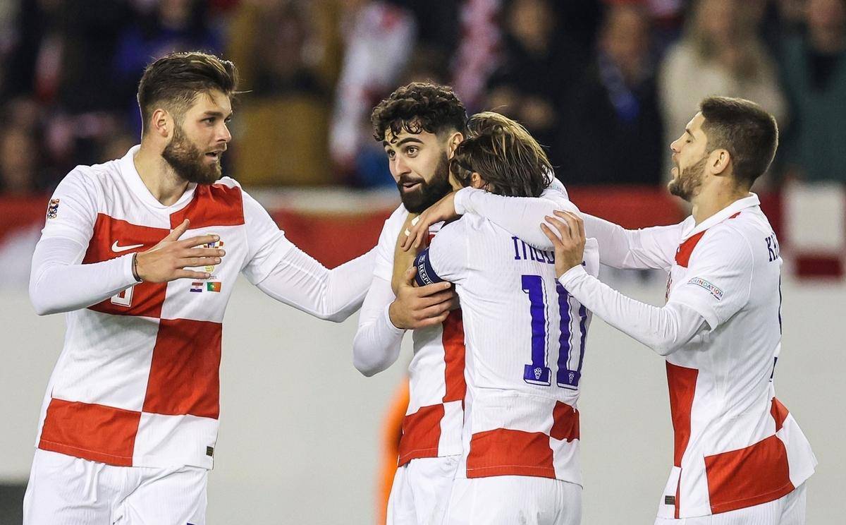 克罗地亚队成功晋级欧足联锦标赛 克罗地亚队成功晋级欧足联锦标赛