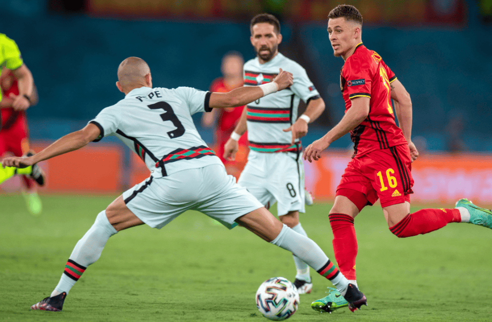 欧洲足球比赛实况报道,球队实力角逐 欧洲足球比赛实况报道,球队实力角逐