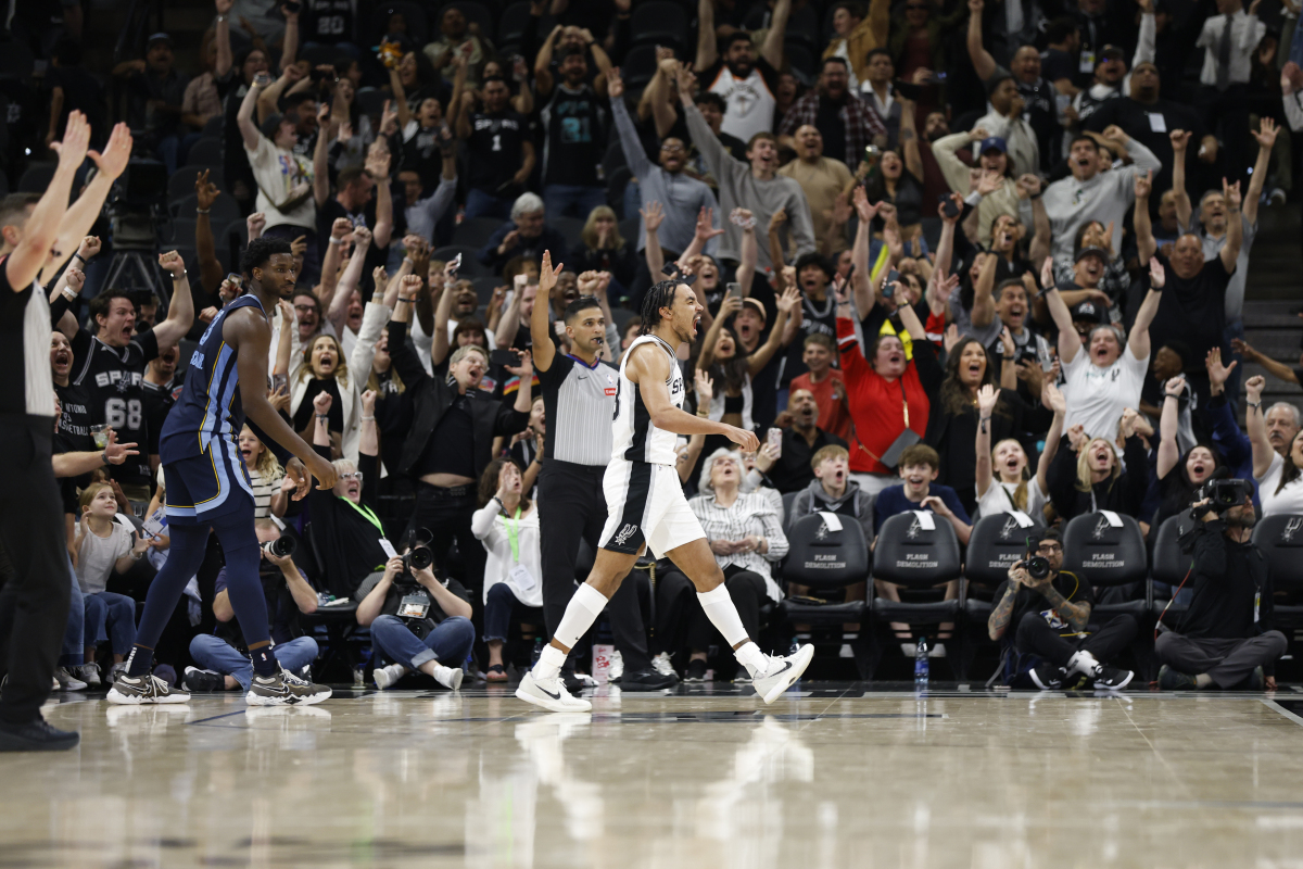 包含狼队后防表现不佳,需加强防守端的词条 包含狼队后防表现不佳,需加强防守端的词条