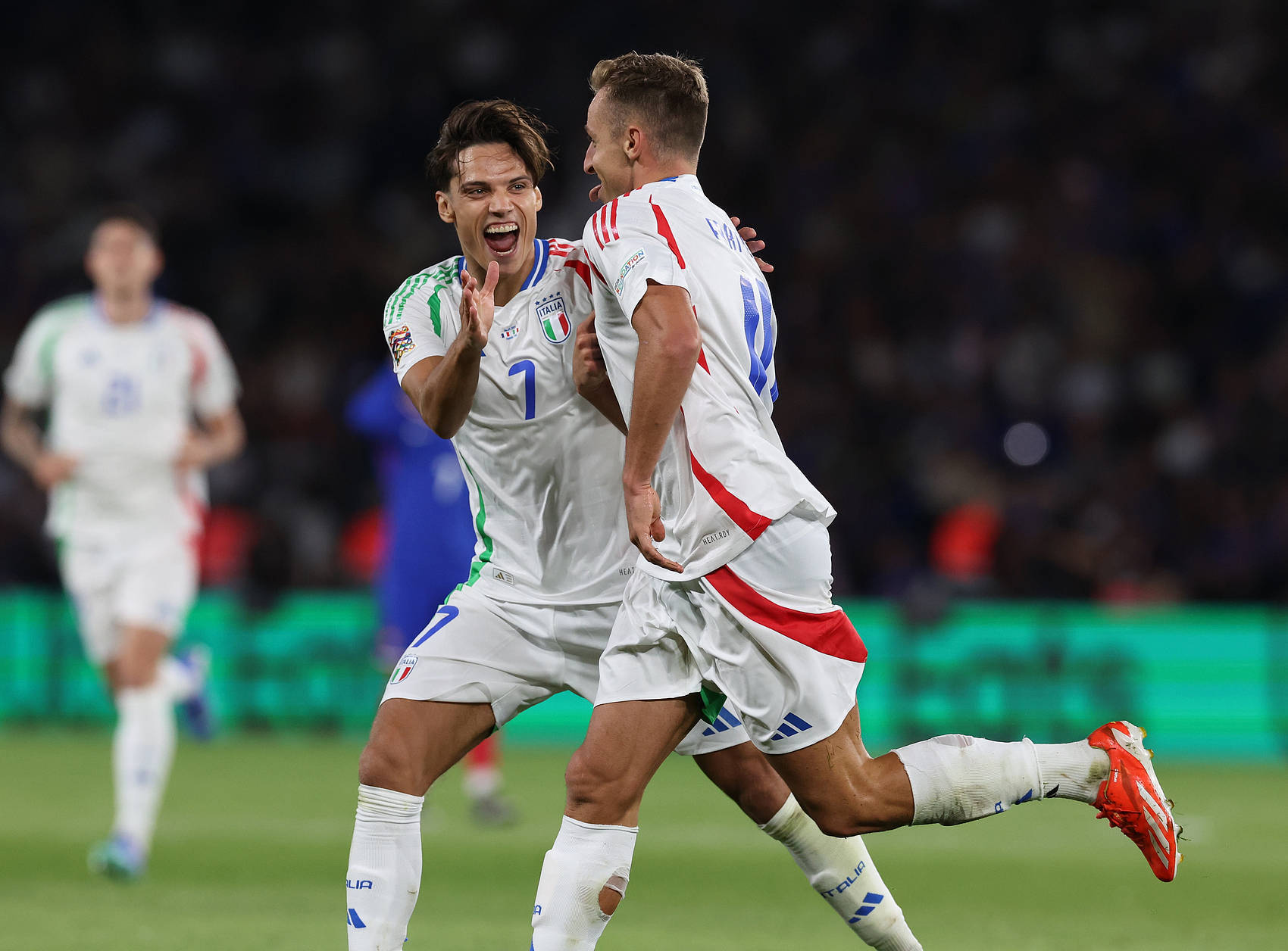 法国队在主场比赛中遭遇失败 法国队在主场比赛中遭遇失败