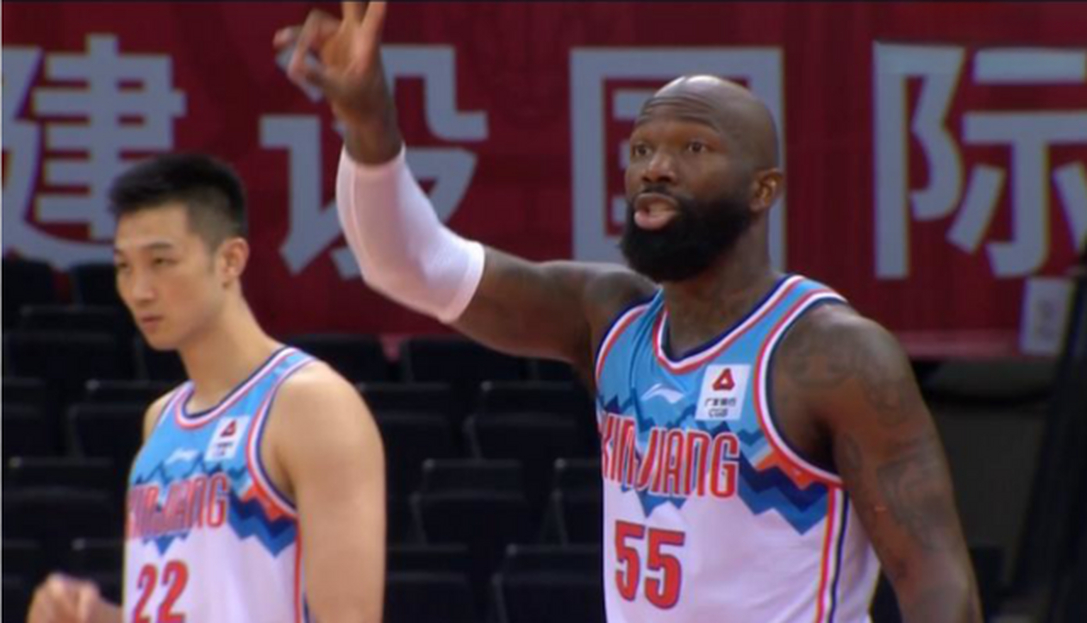 新疆男篮全队统一作战开展激烈攻守战斗的简单介绍 新疆男篮全队统一作战开展激烈攻守战斗的简单介绍