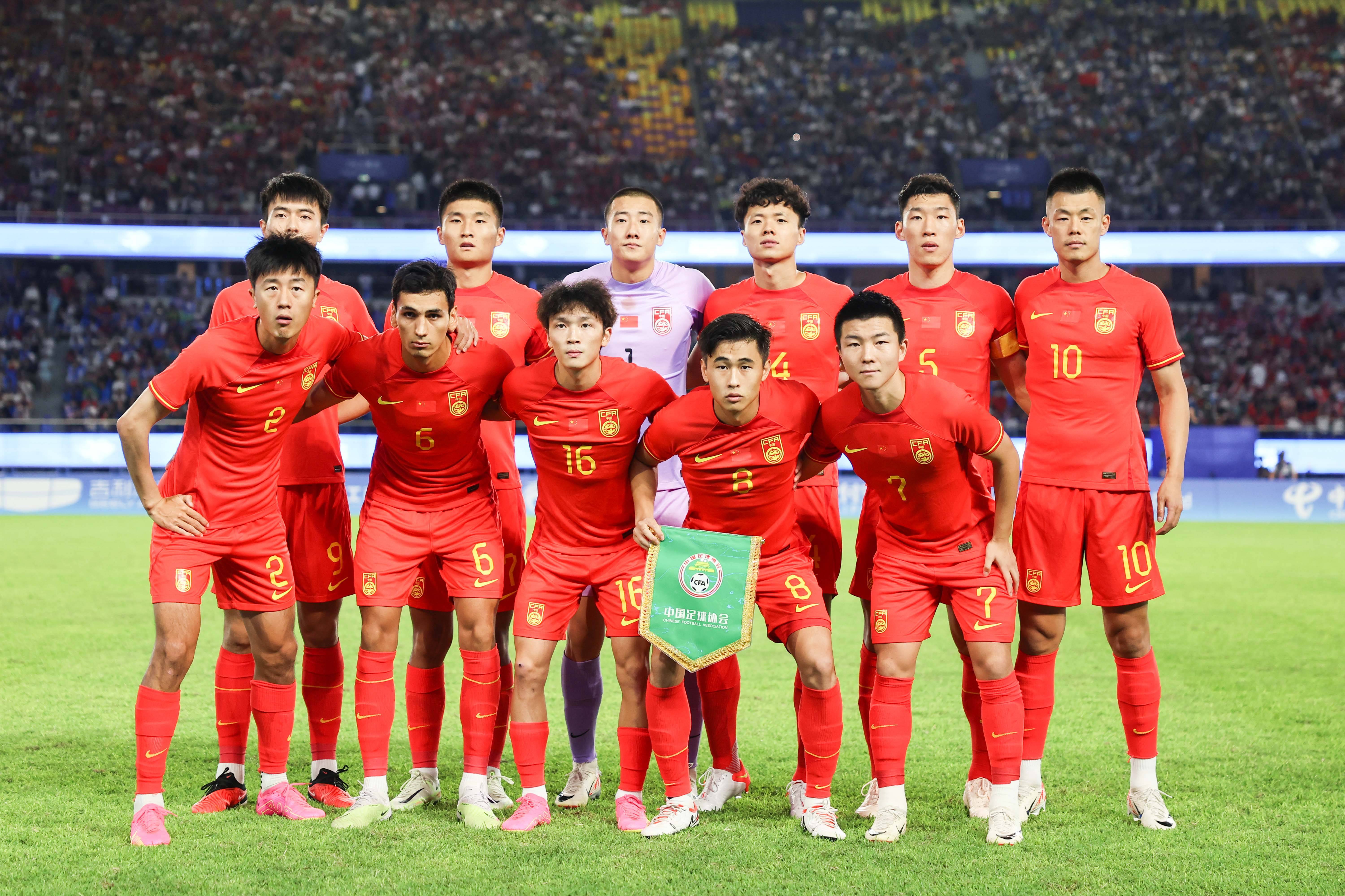 国内足球聚焦体坛热议本土球队崭露头角的简单介绍