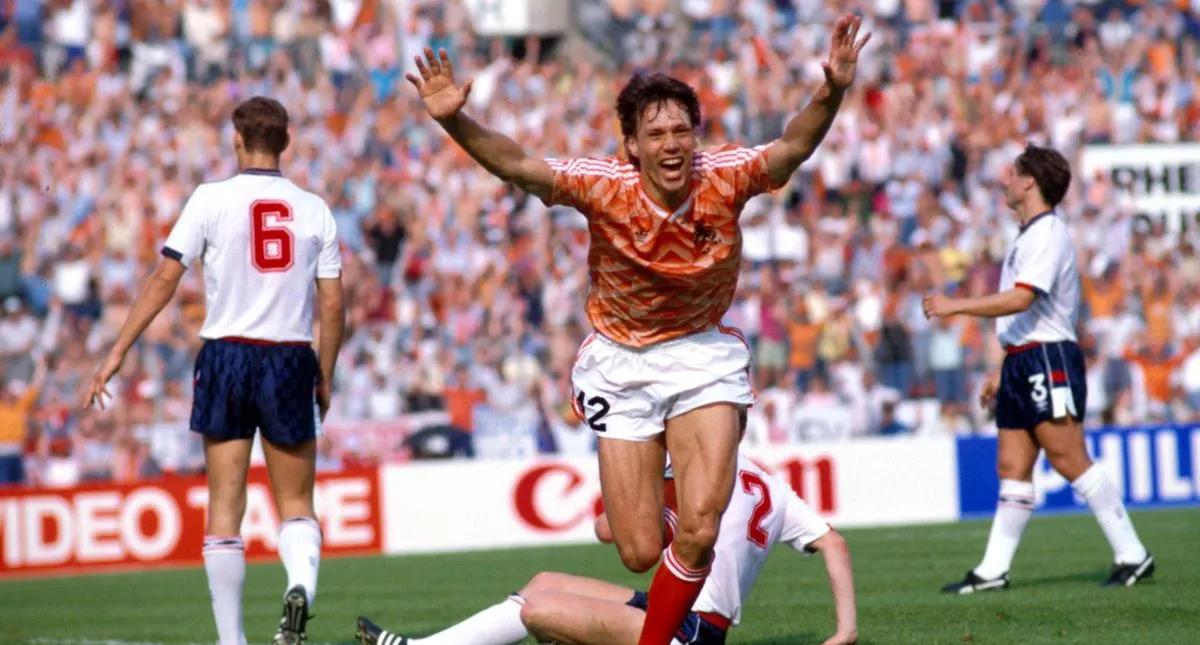 荷兰队在比赛中取得一场来之不易的胜利 荷兰队在比赛中取得一场来之不易的胜利