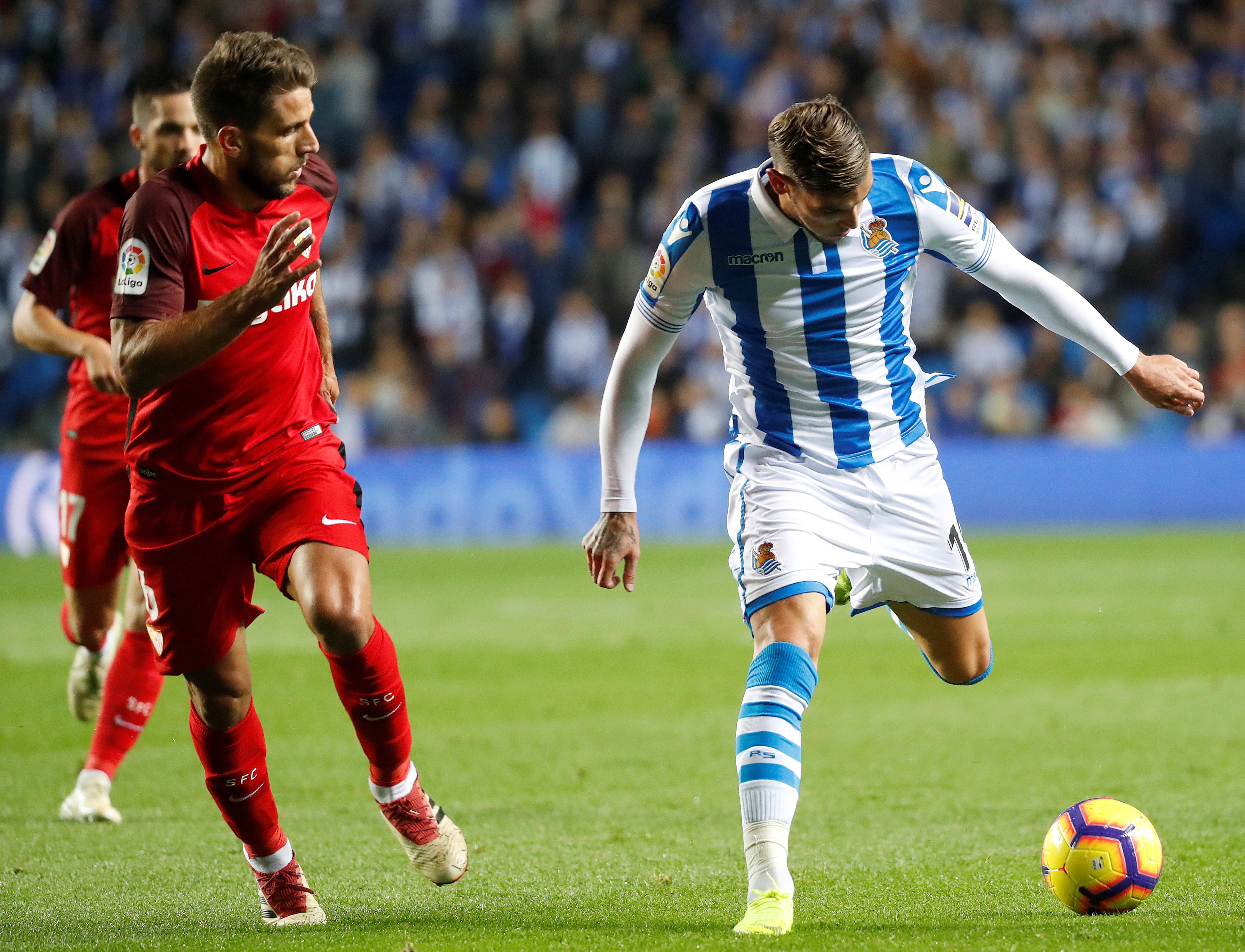 利物浦备战对阵纽卡斯尔联，谁能笑到最后？