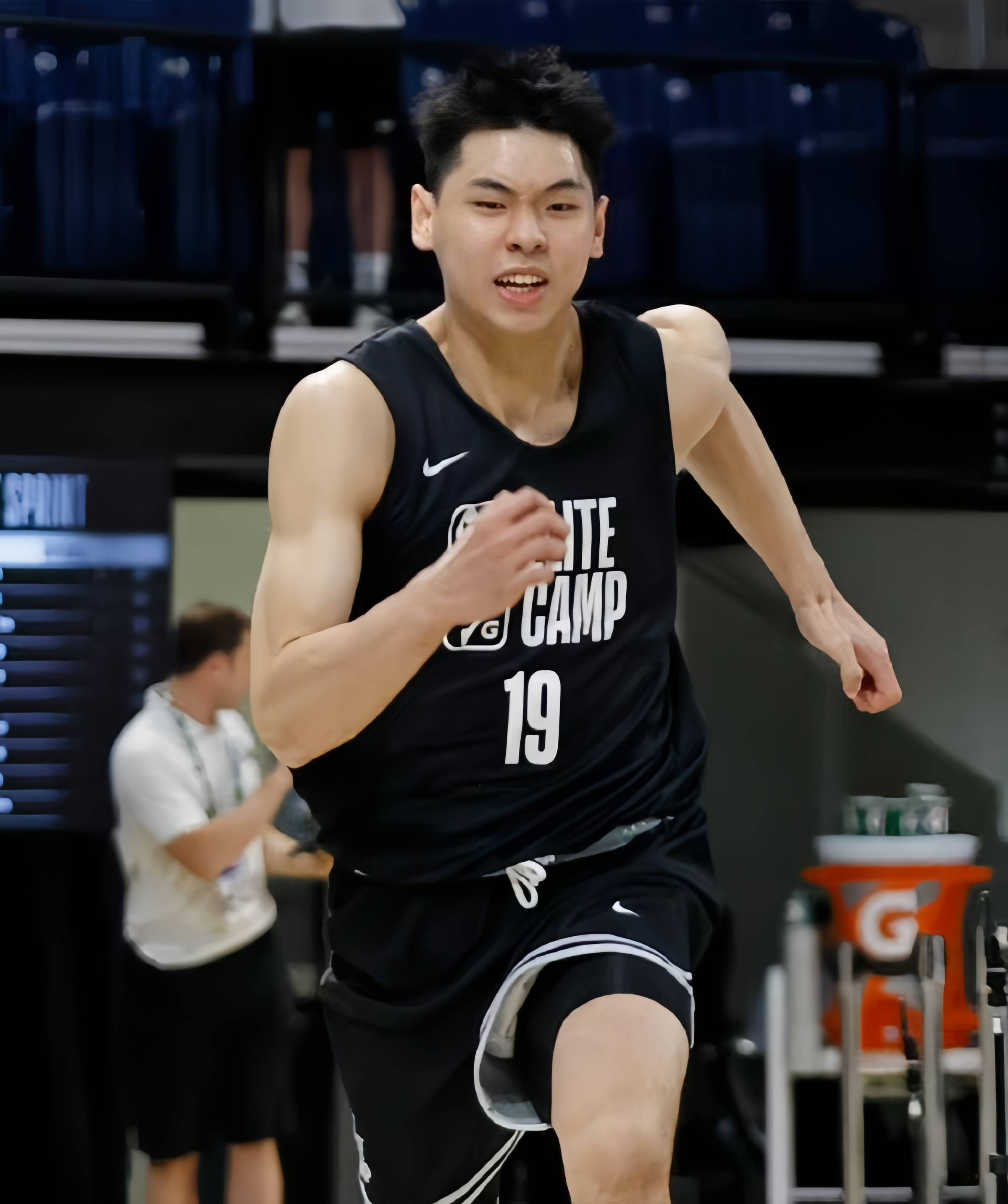 顶级篮球后卫跨界演艺圈,展现多面才华的简单介绍 顶级篮球后卫跨界演艺圈,展现多面才华的简单介绍