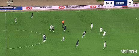 关于足球比赛补时阶段爆出闪断现象,球员情绪受影响的信息 关于足球比赛补时阶段爆出闪断现象,球员情绪受影响的信息