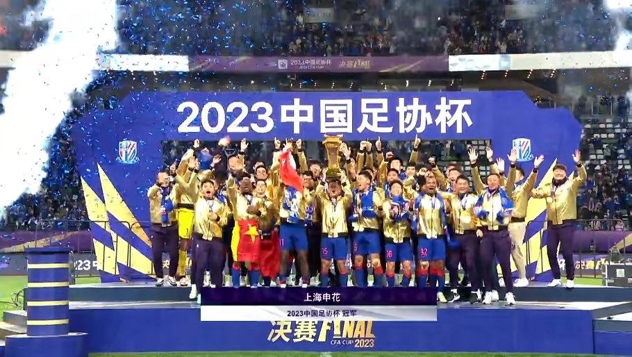 包含球队连续胜利，冲击联赛冠军榜首的词条