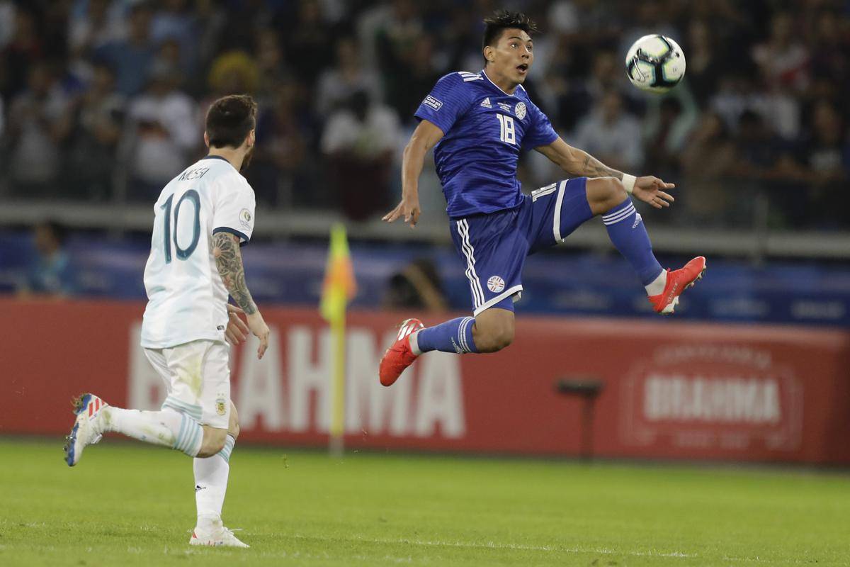 哥伦比亚女子足球盛事掀起轰动的简单介绍