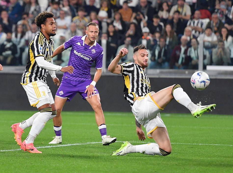 意甲豪门客战大胜,球迷雀跃欢呼的简单介绍 意甲豪门客战大胜,球迷雀跃欢呼的简单介绍